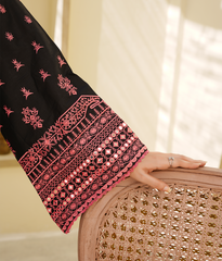 Anna – Embroidered 2-Piece