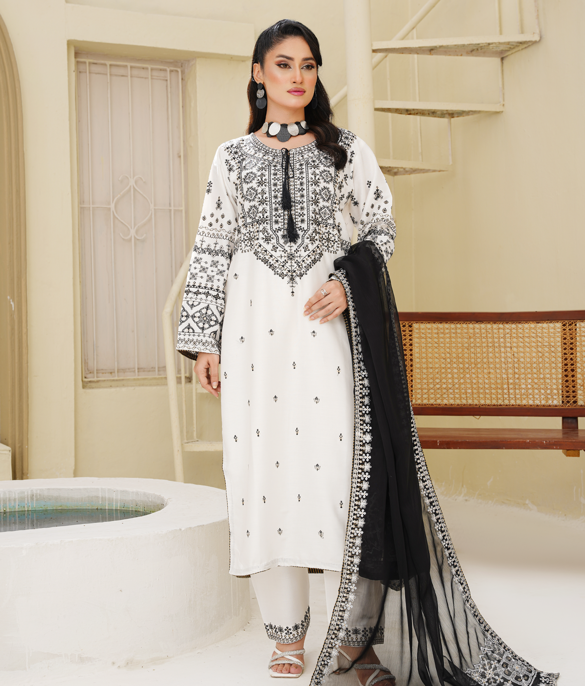 Ash White – Embroidered 3-Piece
