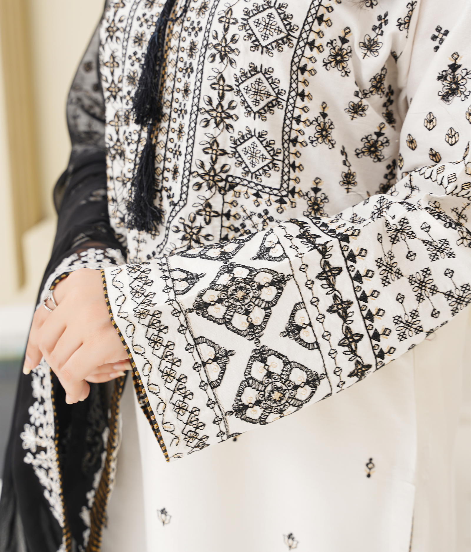 Ash White – Embroidered 3-Piece