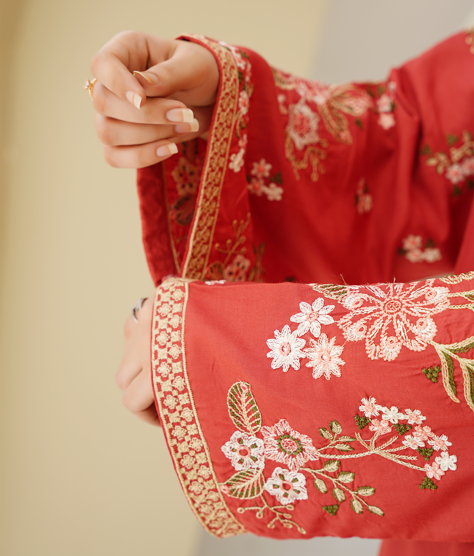 Glory – Embroidered 2-Piece