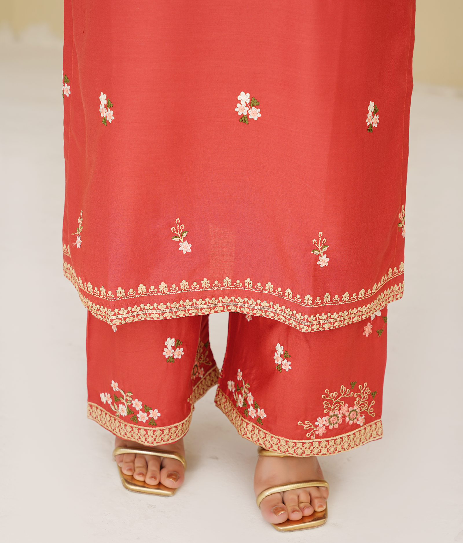 Glory – Embroidered 2-Piece