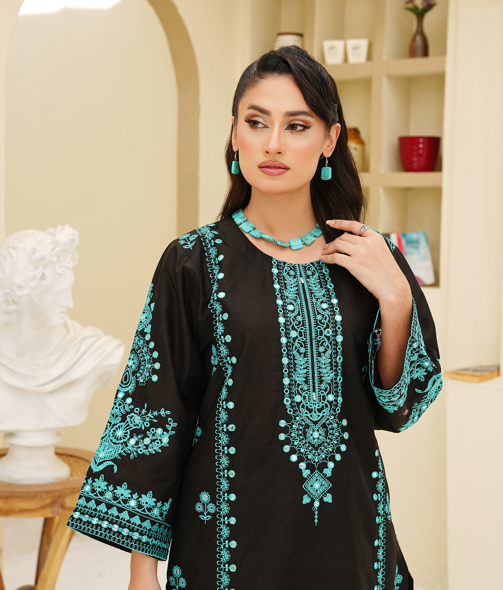 Kajal – Embroidered 2-Piece