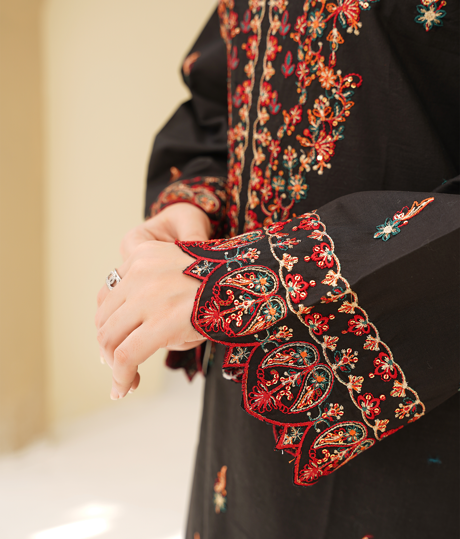 Paris – Embroidered 3-Piece