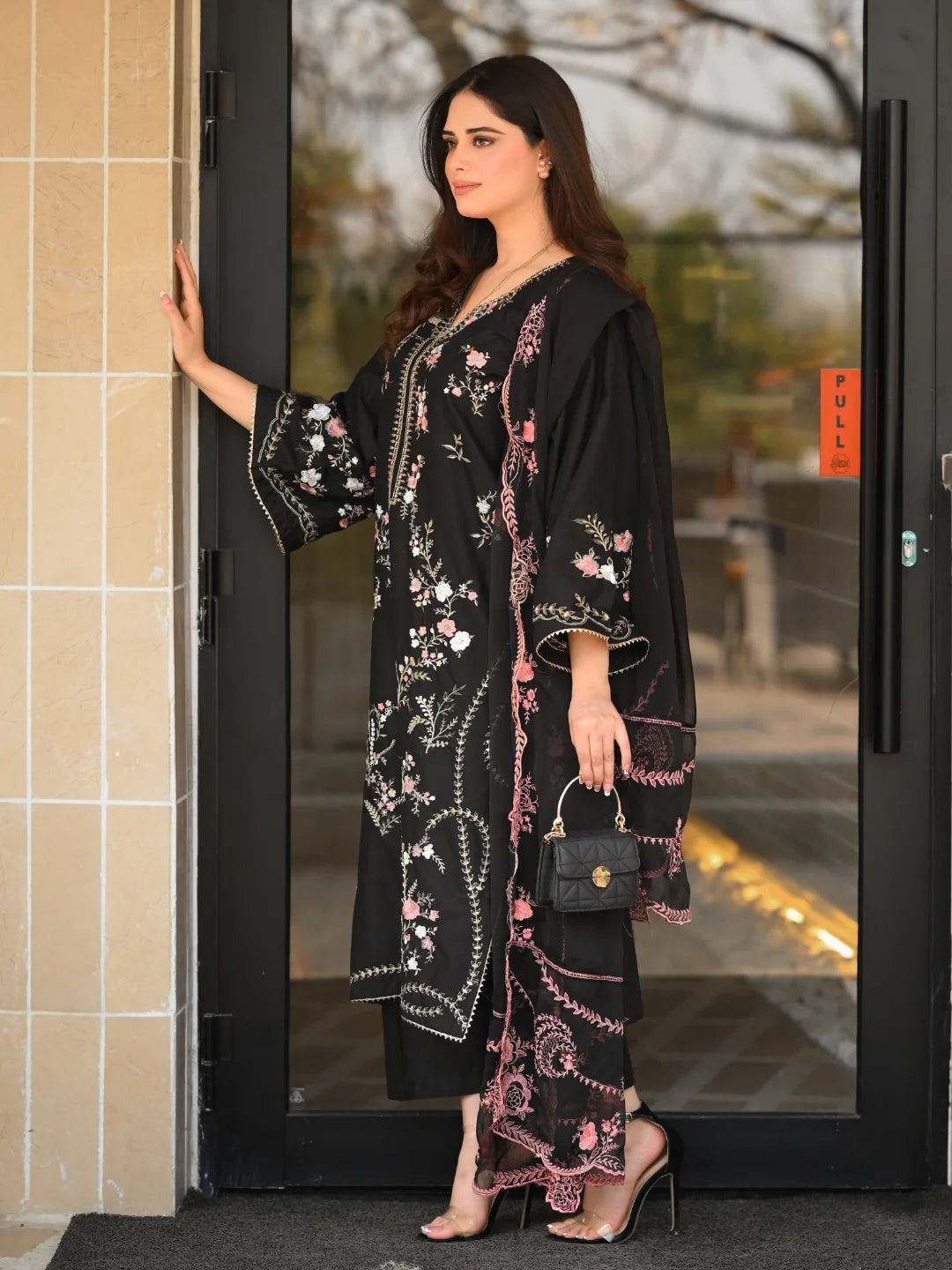 Haniya Embroiderd 3pc - Lawn